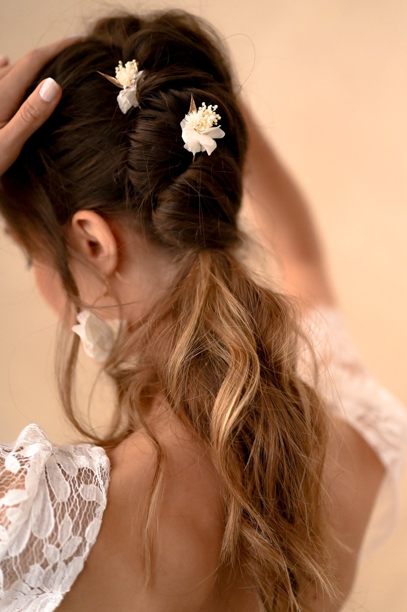 Pic à cheveux Anita présentés dans une coiffure - Bellemond