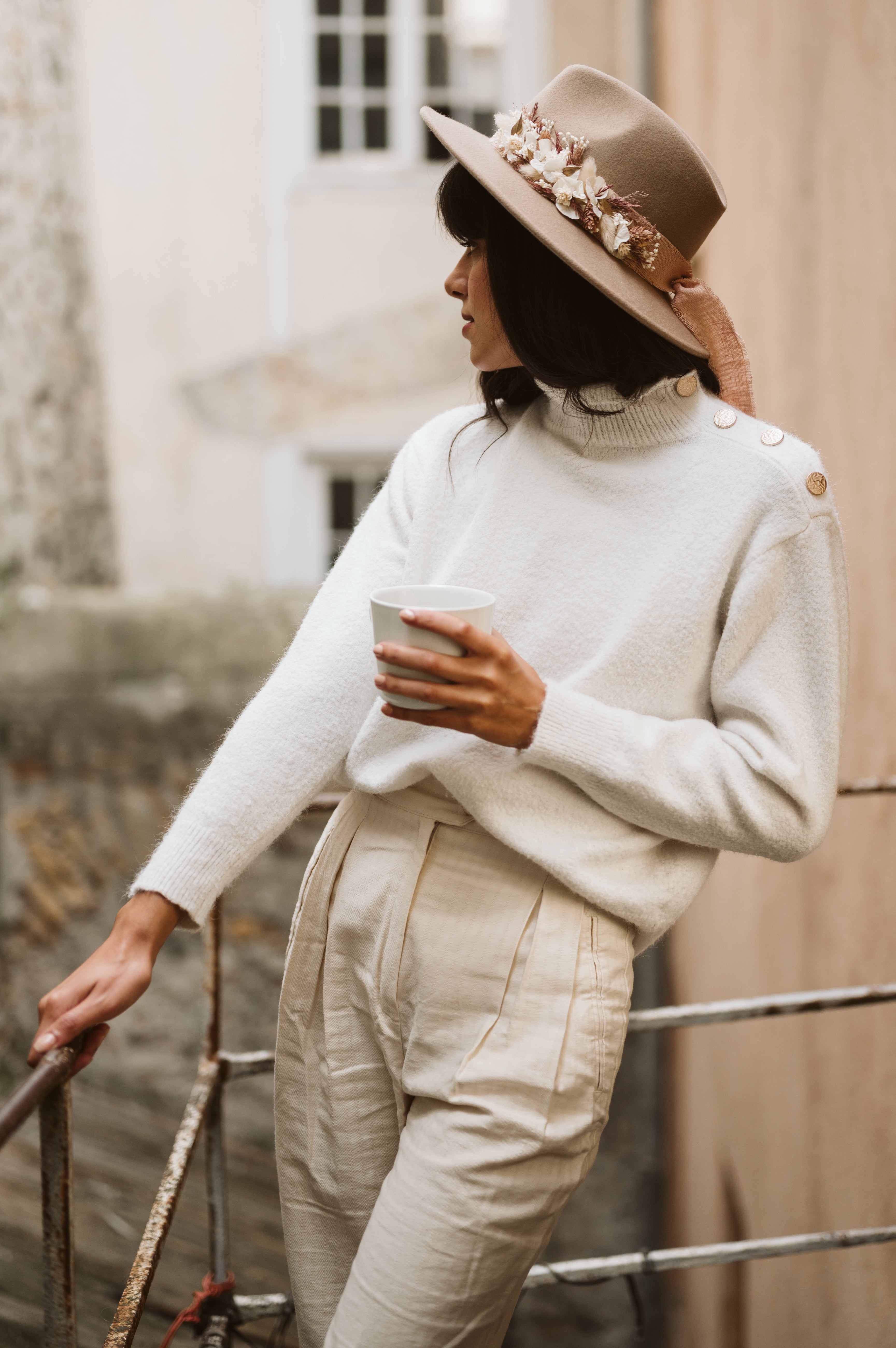 Chapeau Marie porté sur une mannequin - Bellemond