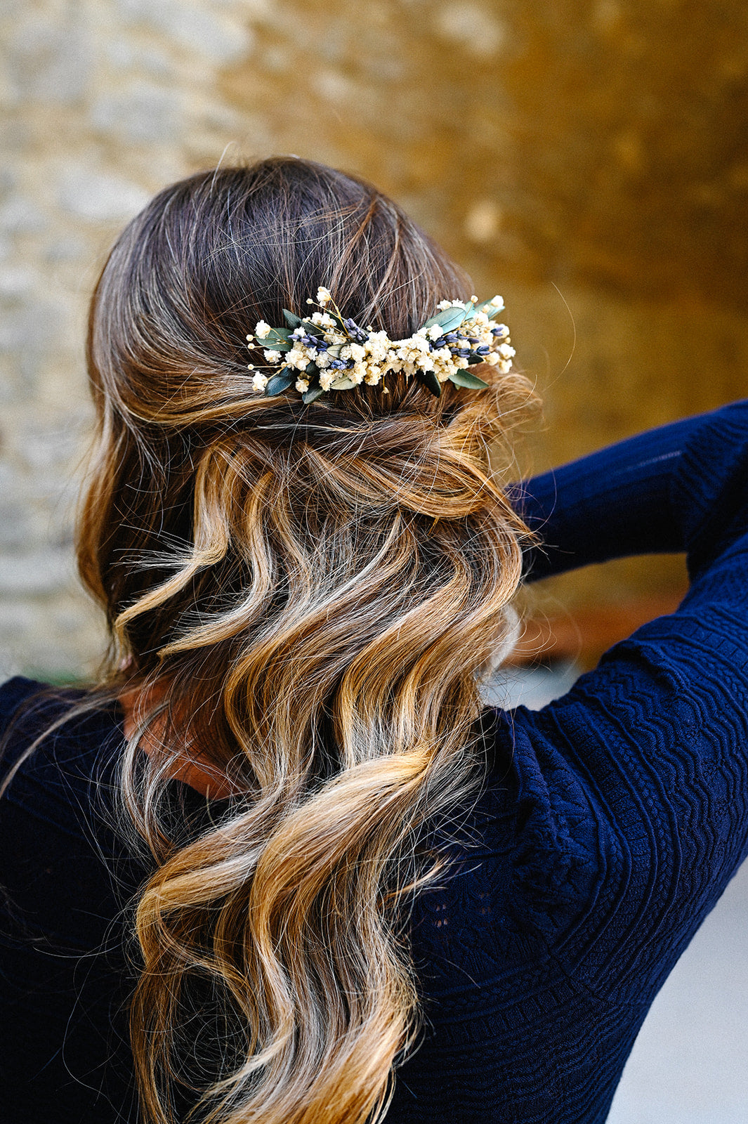 Peigne à cheveux Mathilde présenté dans une coiffure - Bellemond